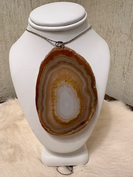 Jewelry - Brown Agate Slice Pendant Necklace